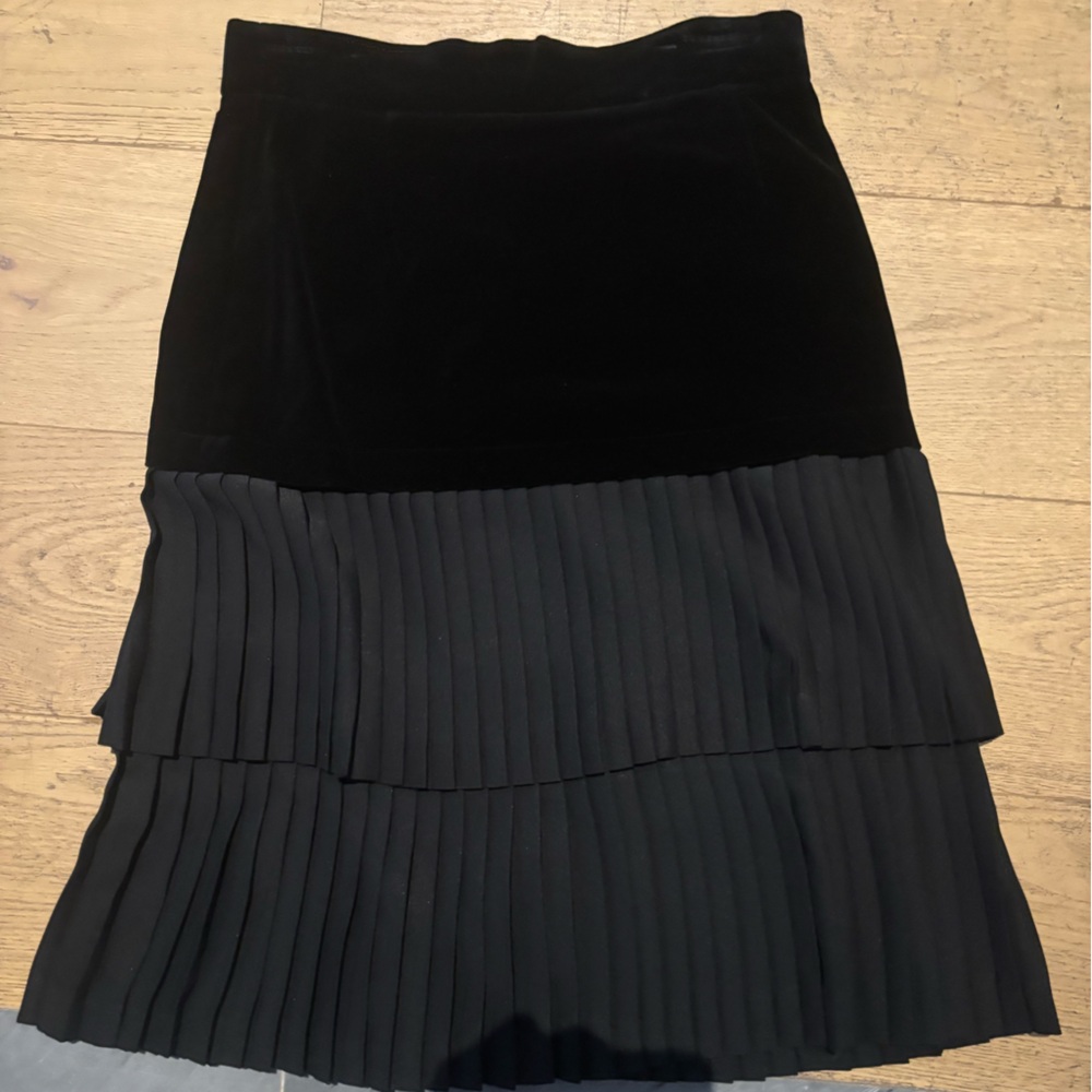 Escada pleated and velvet skirt